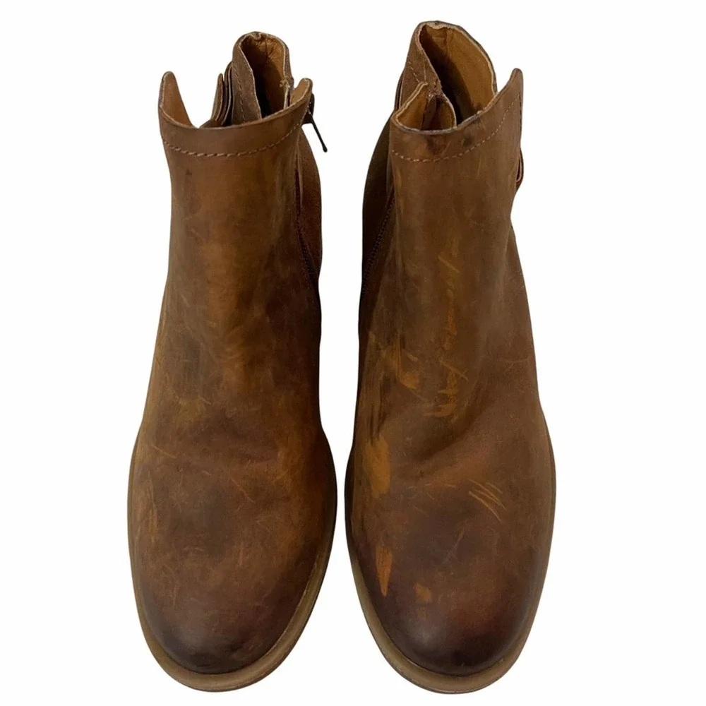 Korks Sonya Ankle Tan Distressed Booties NWOT_5